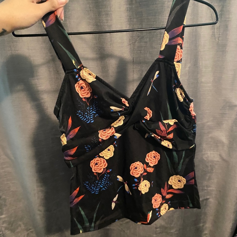 Floral cami 🌸 - Picture 3 of 3